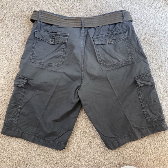 Dark grey cargo shorts LIKE NEW! - Picture 5 of 5